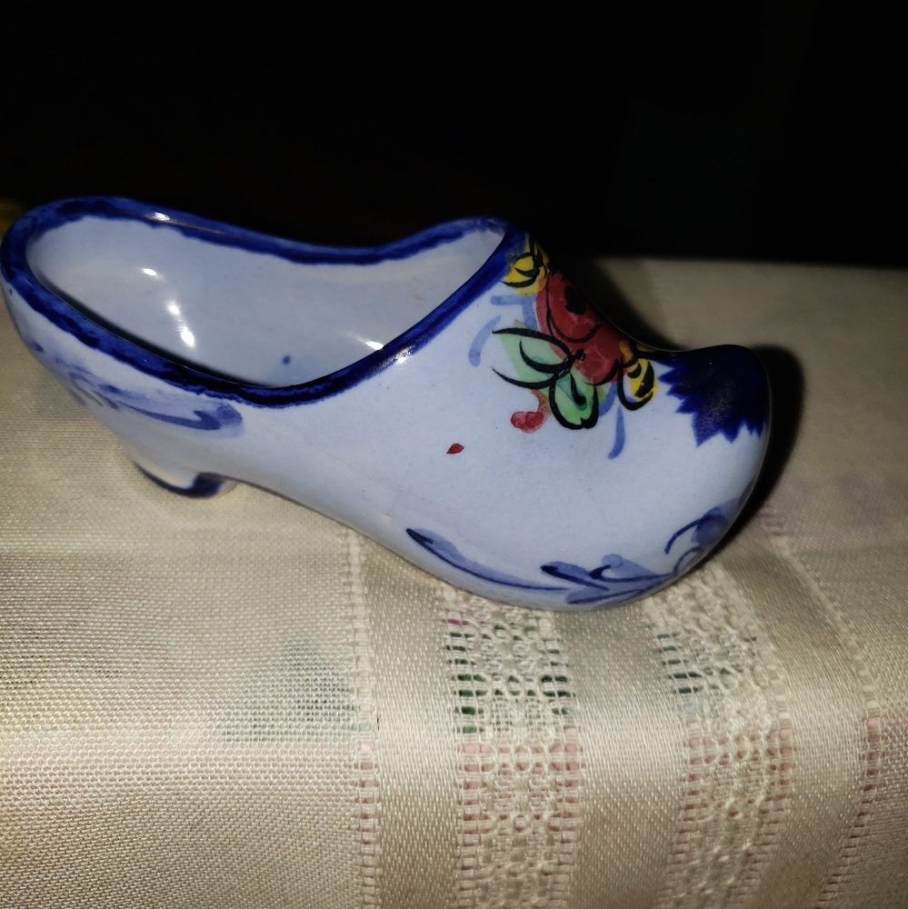 Vintage Vestal, Portugal Alcobaca Porcelain Dutch Shoe